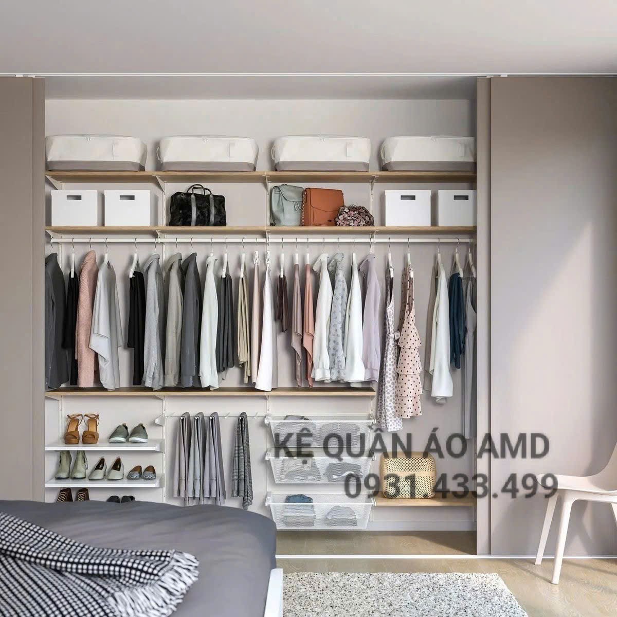 Một góc nhỏ để gọn lại cả ngày dài với bộ kệ quần áo AMD